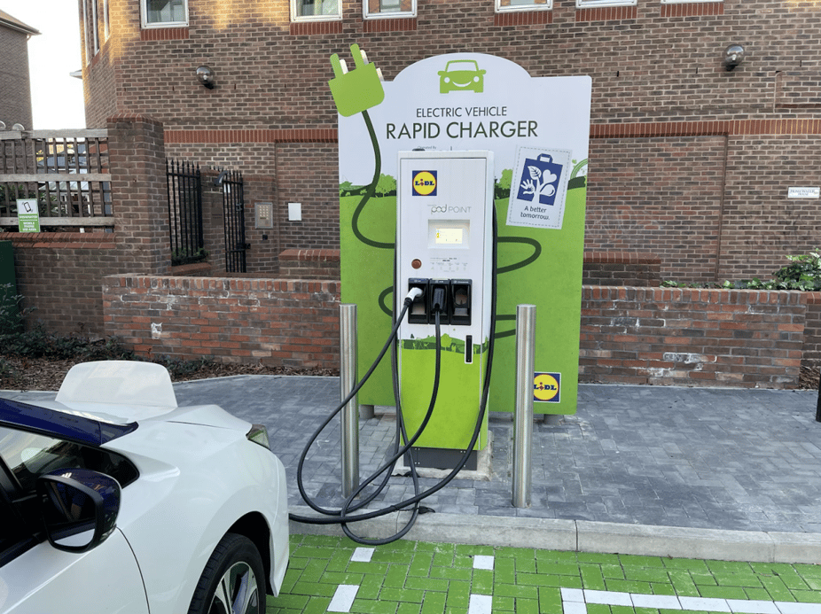 Leaf-By-The_PlugSeeker-YouTube_Twitter-1200x899