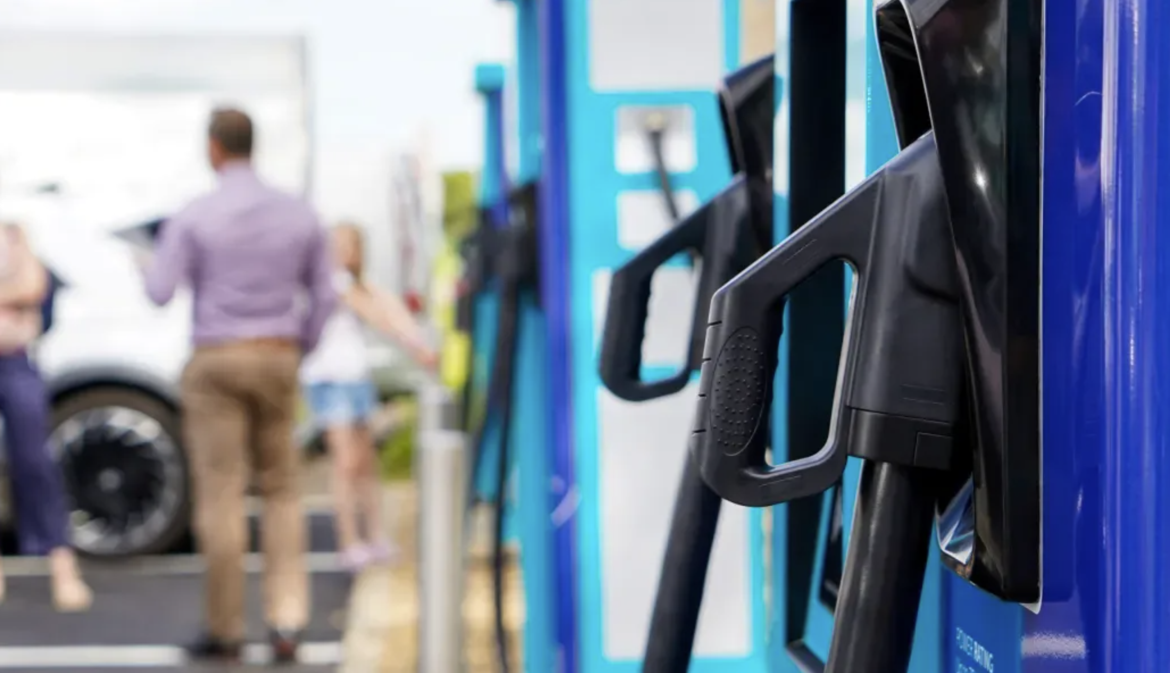 Rapid electric vehicle charge point powered by Paua